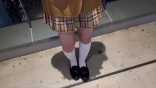 有几根毛的小少妇全程露脸来大姨妈到了也不被放过，口交大鸡巴让小哥压在身下抽插，慢慢的鲜血染红了鸡巴